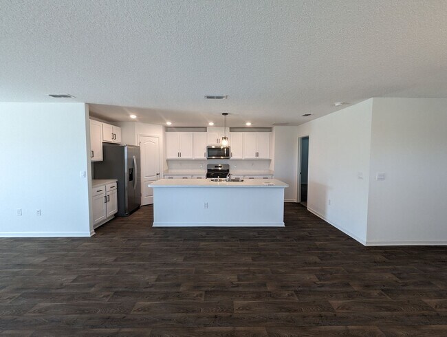 Building Photo - ENTRADA SUBDIVISION - THIS NEW 4/2/3 CONST...