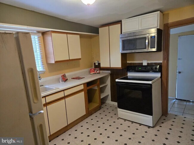 Building Photo - 504 Walnut St