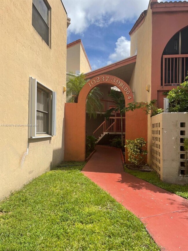 Foto del edificio - 10237 NW 9th St Cir