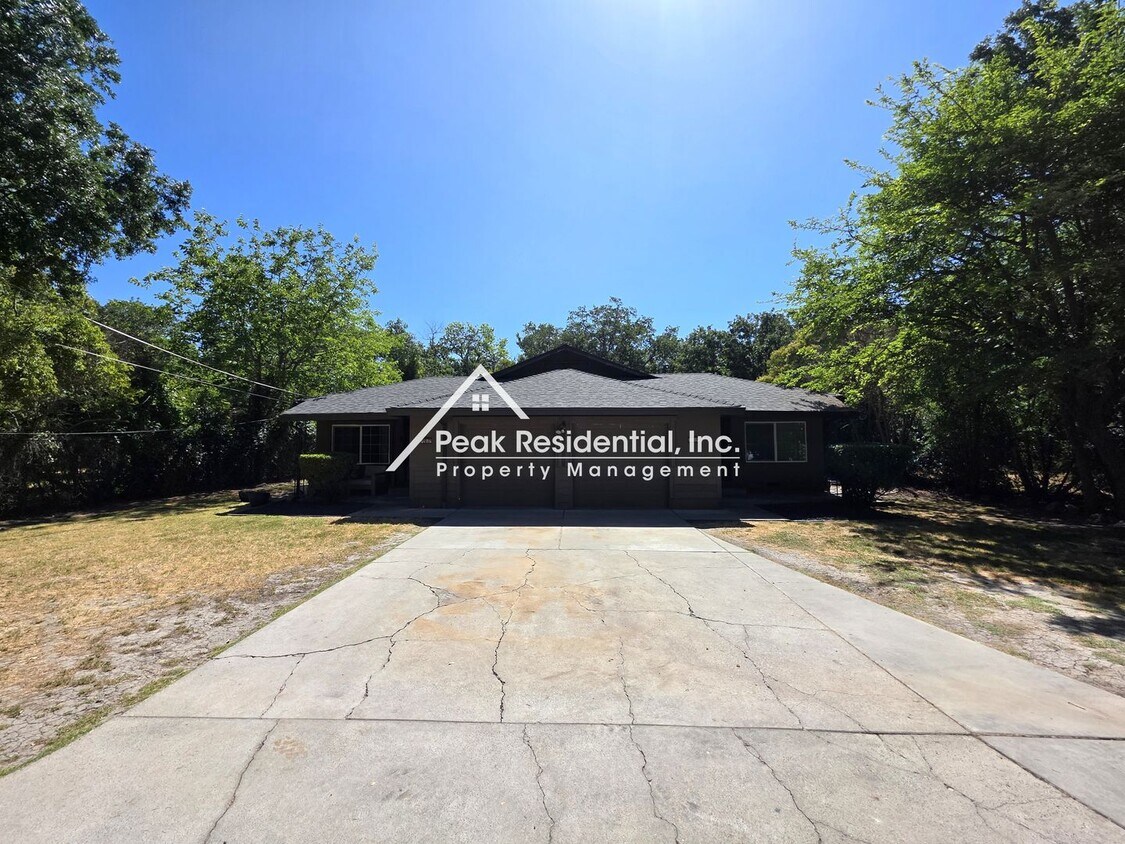 Primary Photo - Updated 2bd/1ba Sacramento Duplex