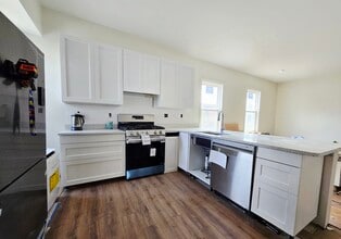 Building Photo - 249-251-251 Highland Ave
