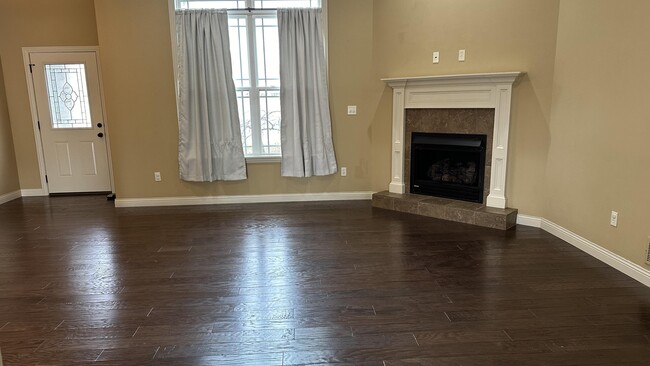 Foto del edificio - 4416 Maxwell Ln