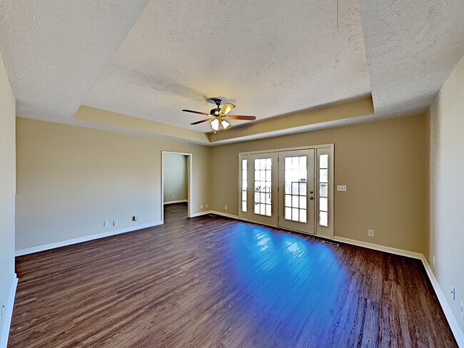 Building Photo - 3447 Southridge Boulevard