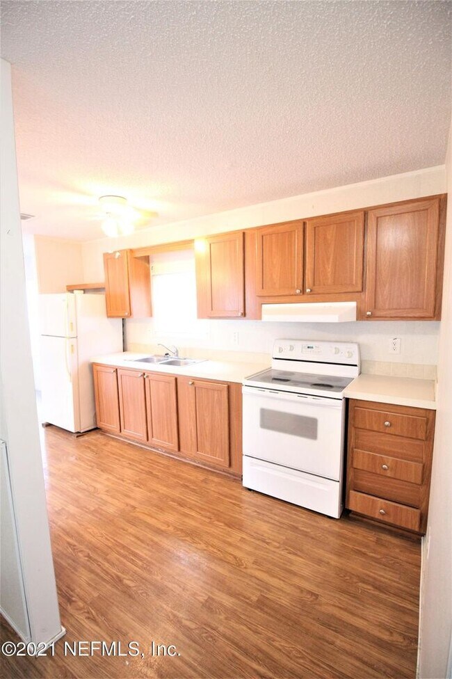 Building Photo - 467 Olive Cir
