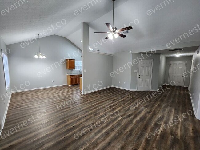 Building Photo - 440 Bridgeport Pl