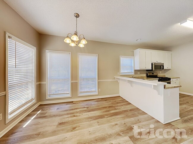 Building Photo - 8018 Christian Ct