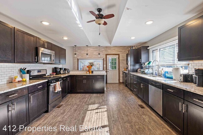 Building Photo - 4 br, 3.5 bath House - 45 s. 13th Street