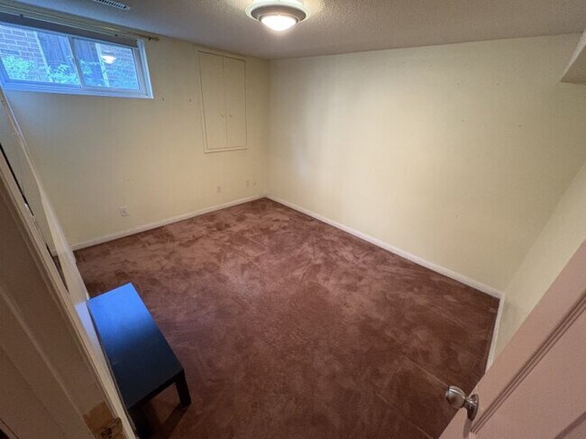 Photo du bâtiment - 24 Cliffwood Rd