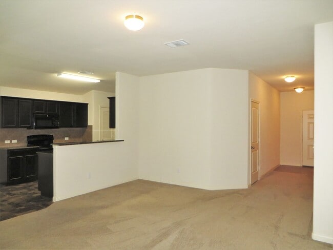 Building Photo - 3 Bedroom 2 Bathroom Pinnacle Georgetown Home