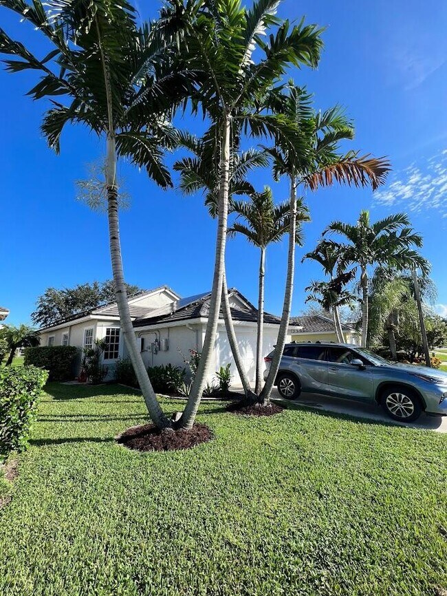 Foto del edificio - 2591 Country Golf Dr