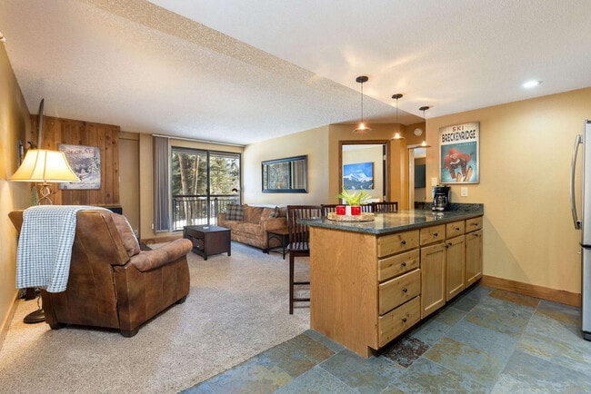 Foto del edificio - 455 Village Rd