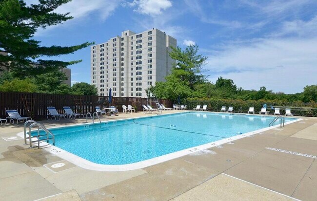 Building Photo - 5340 Holmes Run Pky