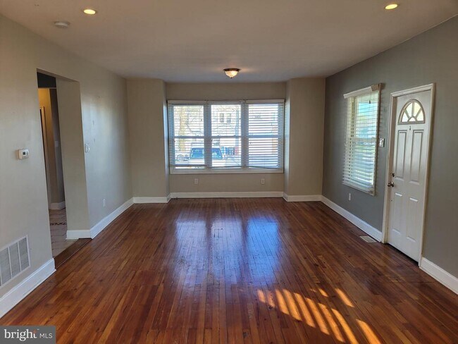 Foto del edificio - 711 Bridgeboro St