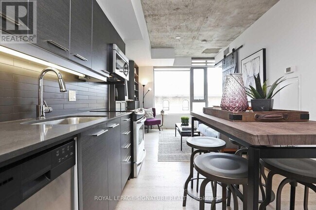 Photo du bâtiment - 630 Queen St E