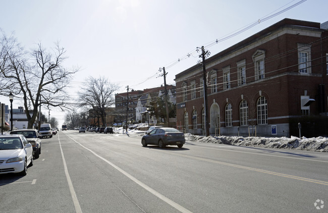 Building Photo - Station Square