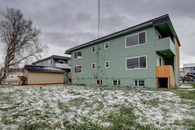 Building Photo - 2 br, 1 bath 4plex - 4343 San Roberto Ave 1