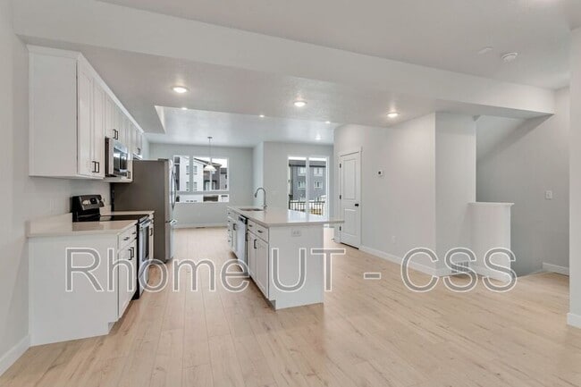 Foto del edificio - 986 W 540 S