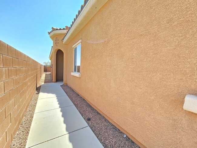 Foto del edificio - 3 Bedroom Single Story in Providence Gated Community