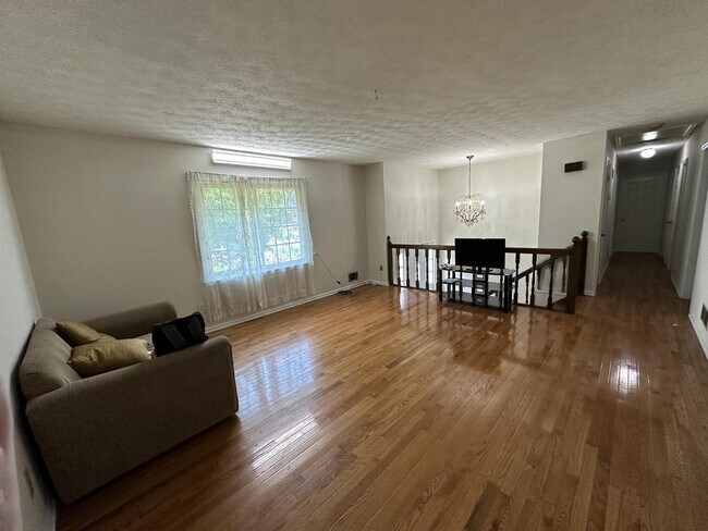 Foto del edificio - 4666 Mercer Rd