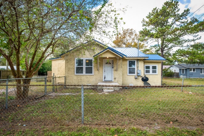 Building Photo - 12716 Gillespie Ave