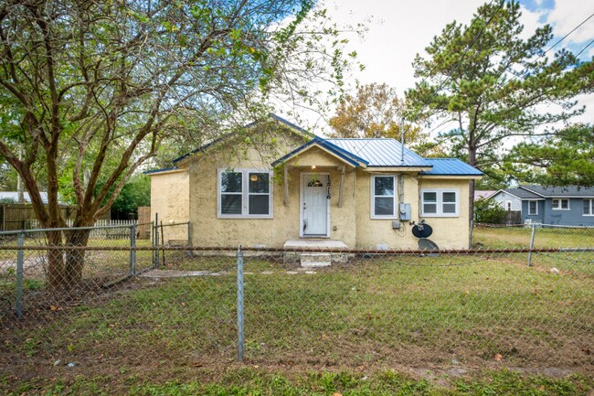 Foto del edificio - 12716 Gillespie Ave