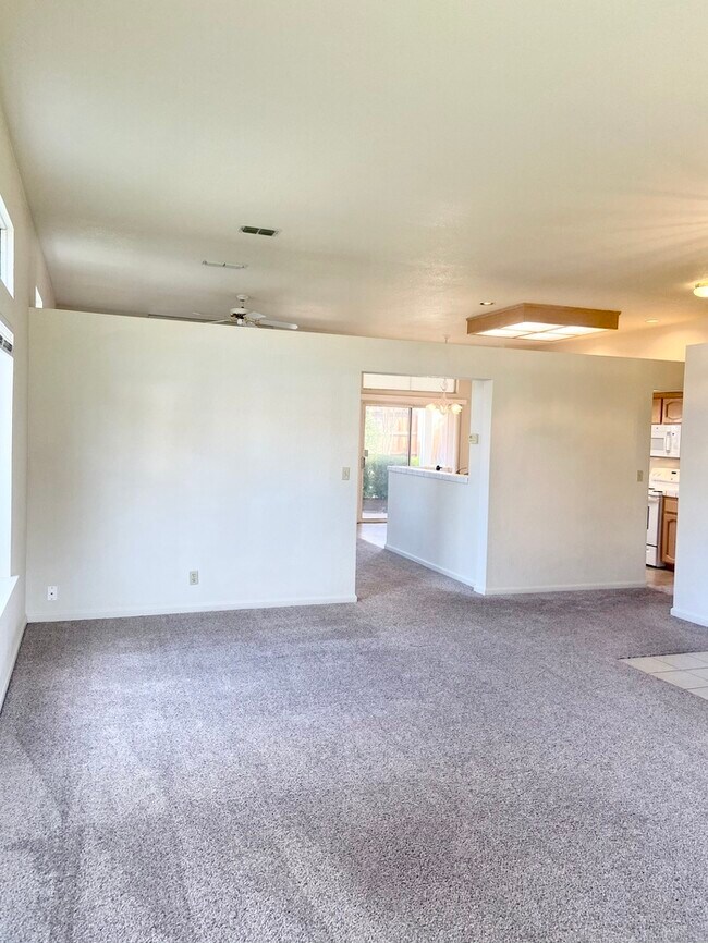 Foto del edificio - 1432 Lorimer Way