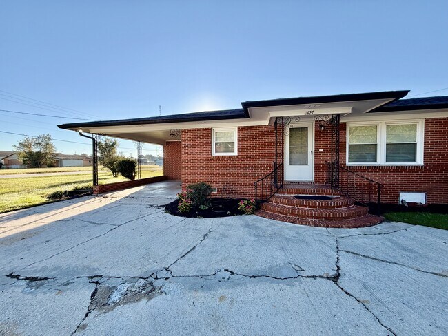 Foto del edificio - 1427 Old Ebenezer Rd