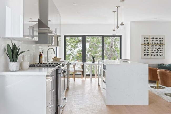 Foto del edificio - 49 Cottage St