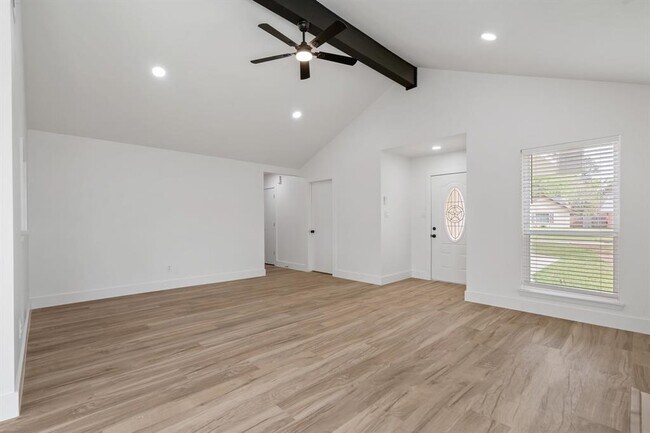 Foto del edificio - 3707 Acorn Way Ln