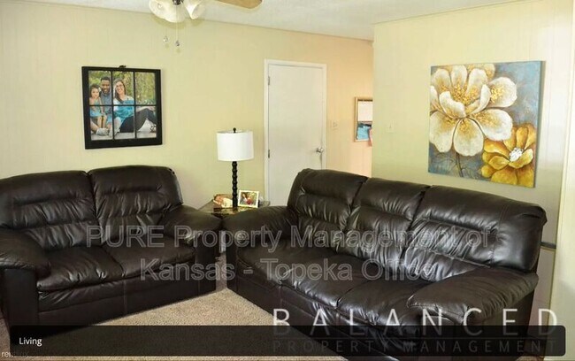 Building Photo - 3117 SW Crest Dr