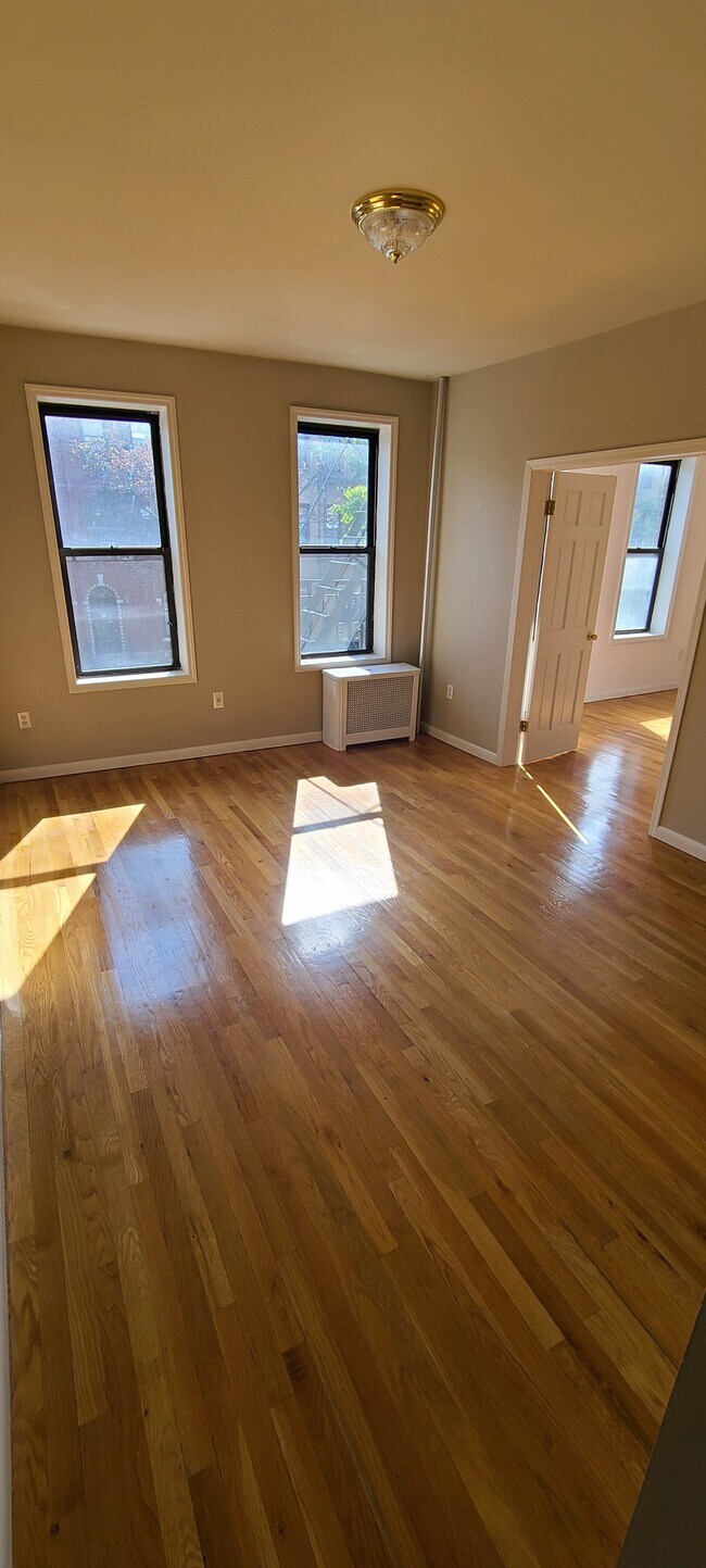Living Room - 3158 35th St