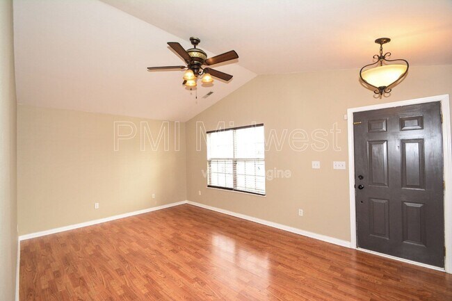 Building Photo - 1994 Falcon Ct