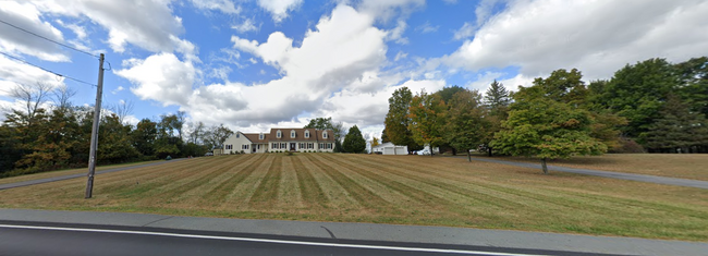 Building Photo - 142 Laroe Rd