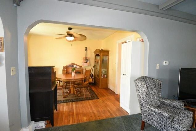 Primary Photo - 594 Linden Ave
