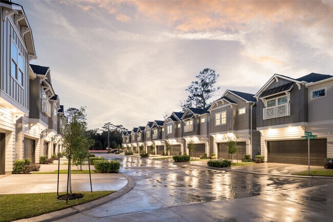 Building Photo - 804 Dawn Meadows Dr