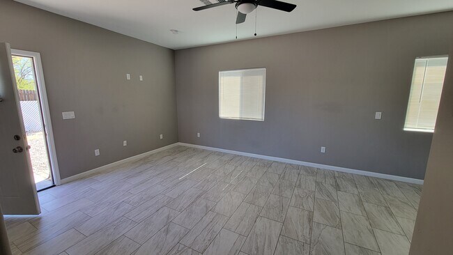 Foto del edificio - 1334 W Talisman St