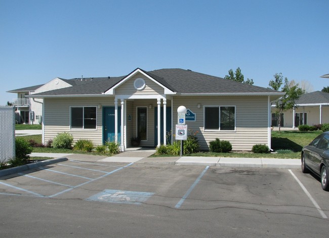 Building Photo - Northparke Apartments