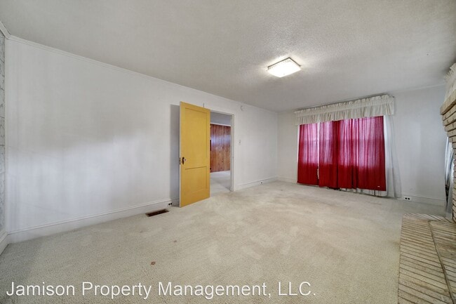 Building Photo - 2 br, 1.5 bath House - 726 Orphanage Rd