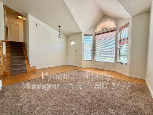 Foto del edificio - 717 E Hundley Hvn Cir