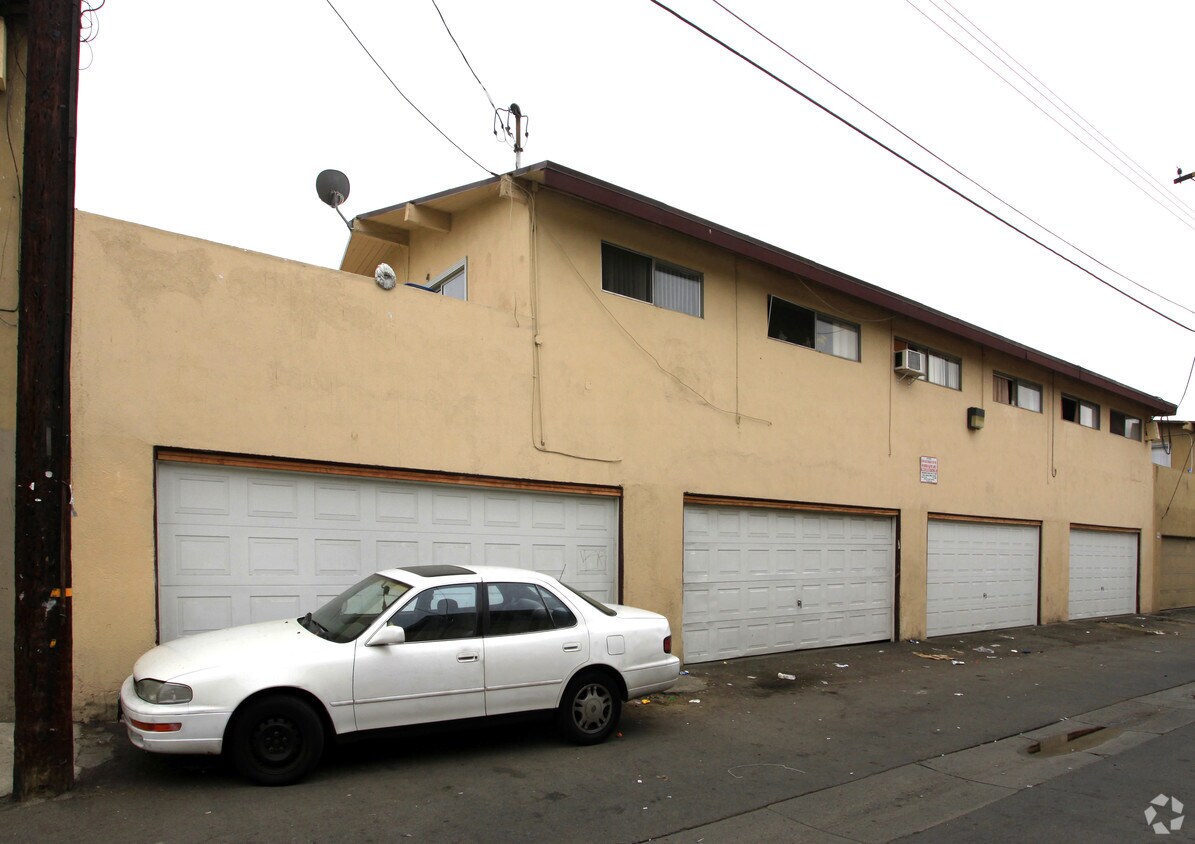 Foto del edificio - 325 E Leatrice Ln