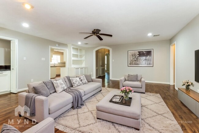 Building Photo - 16915 Misty Creek Dr