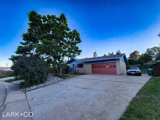 Foto del edificio - 5 br, 3 bath House - 12050 W. Carolina Dr