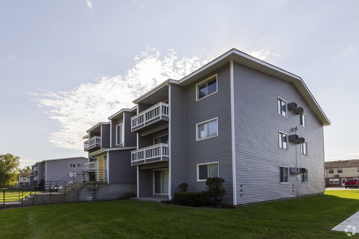 Building Photo - Heritage Apartments