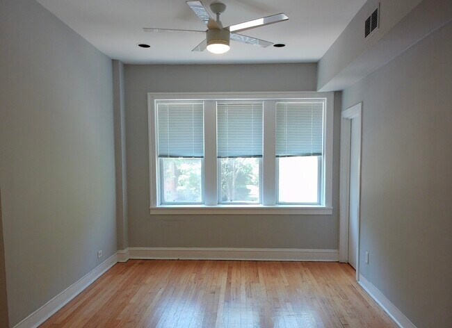 Foto del edificio - 937 N Ashland Ave