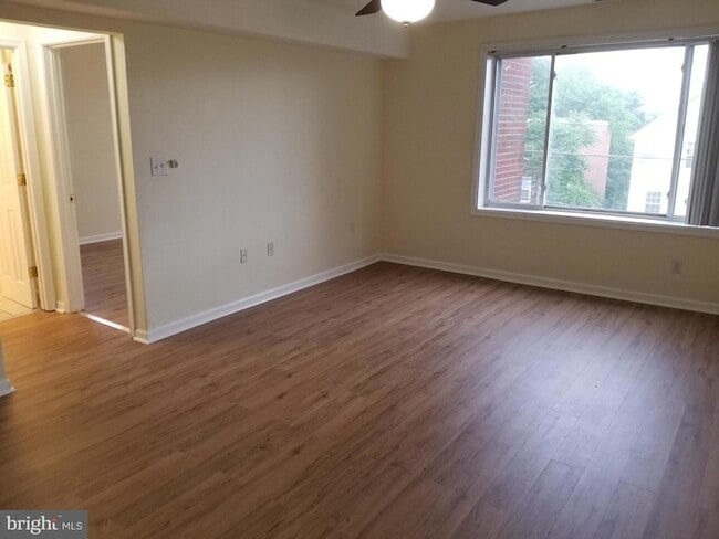 Photo - 3865 Halley Terrace SE Apartment