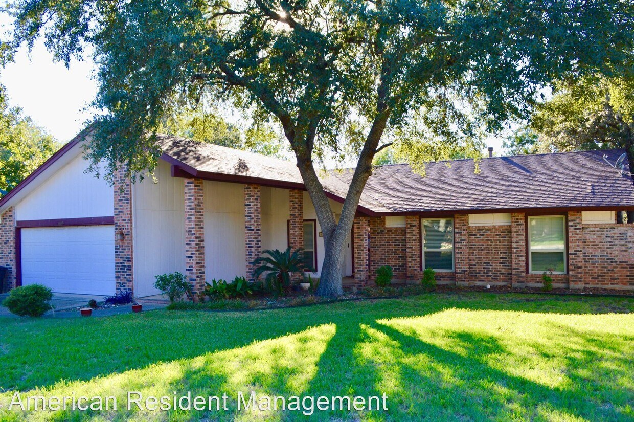 Foto principal - 3 br, 2 bath House - 14613 Hook Dr