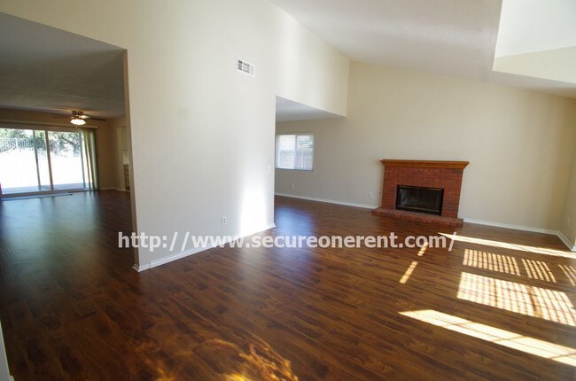 Foto del edificio - 548  Canyon Vista Dr.