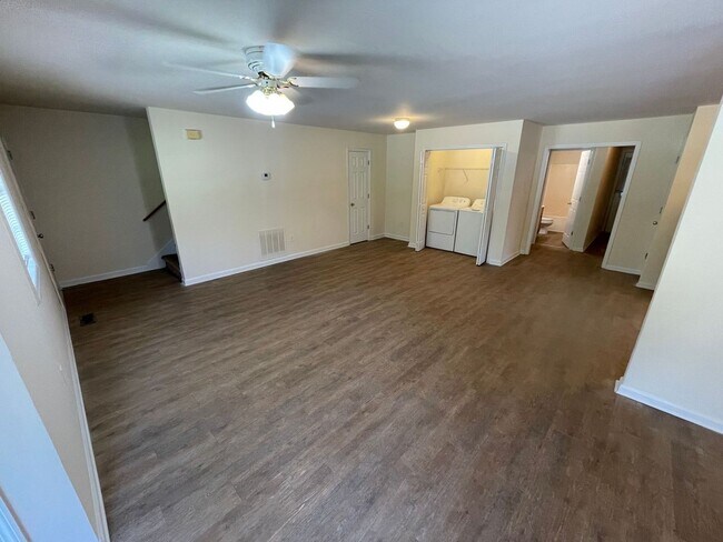 Building Photo - PRE-LEASING FOR AUGUST!