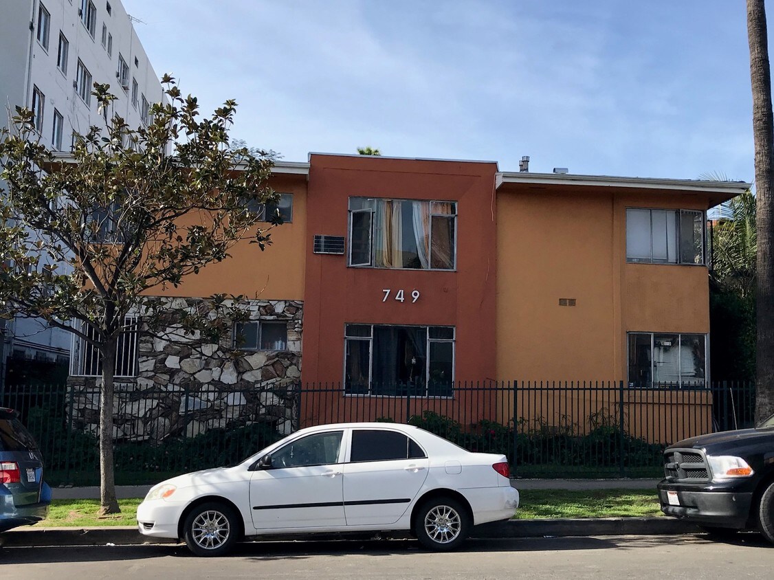 Primary Photo - 749 S Berendo St