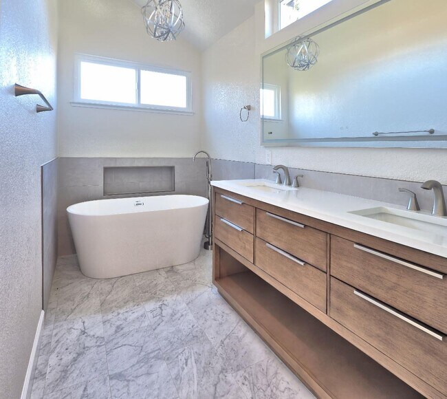 Building Photo - 11601 Orchard Spring Ct